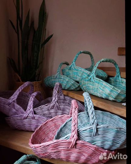 Шкатулки, корзины, подносы