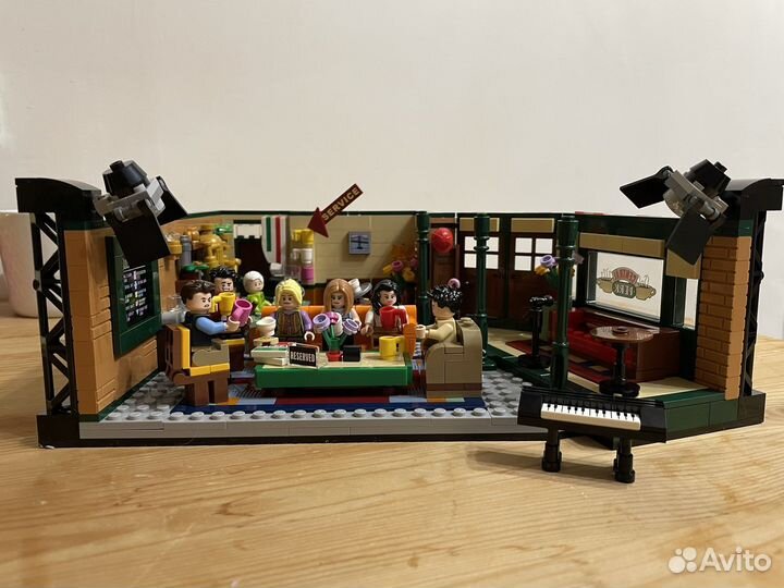 Lego friends кафе ‘central perk’