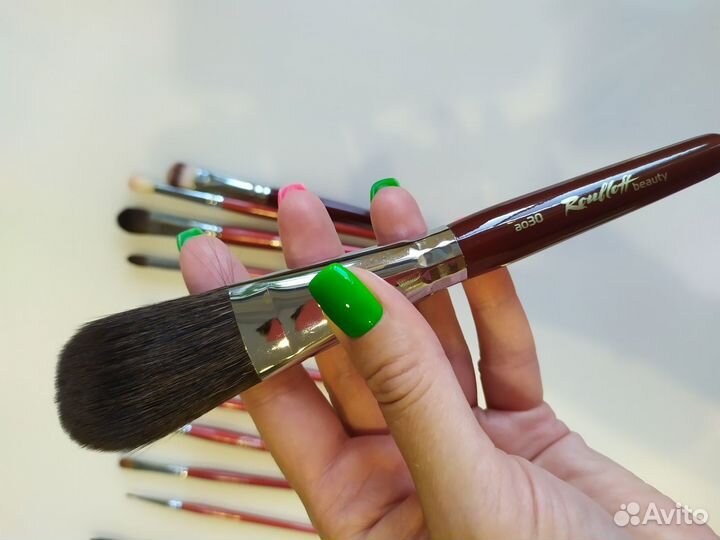 Кисти для макияжа натуральные