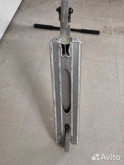 Трюковой самокат бу tech team chopper