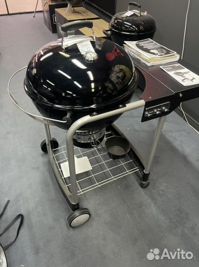 Угольный гриль Weber performer