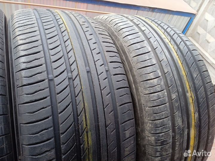 Yokohama Advan dB V552 245/45 R18