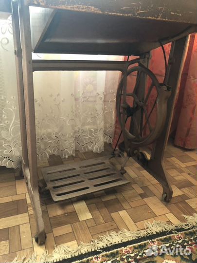 Швейная машина