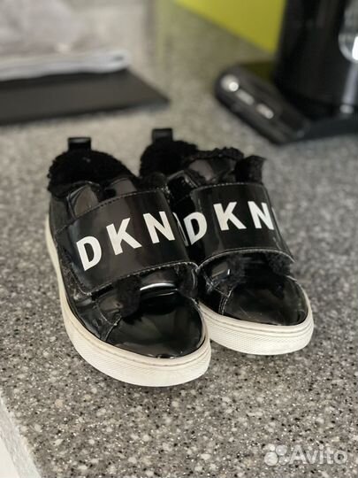 Кроссовки dkny