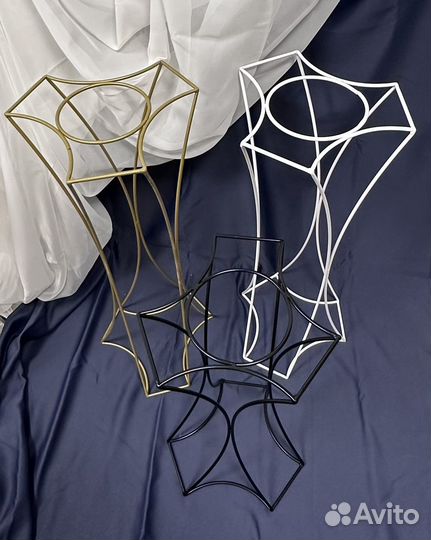 Стойка на гостевой стол