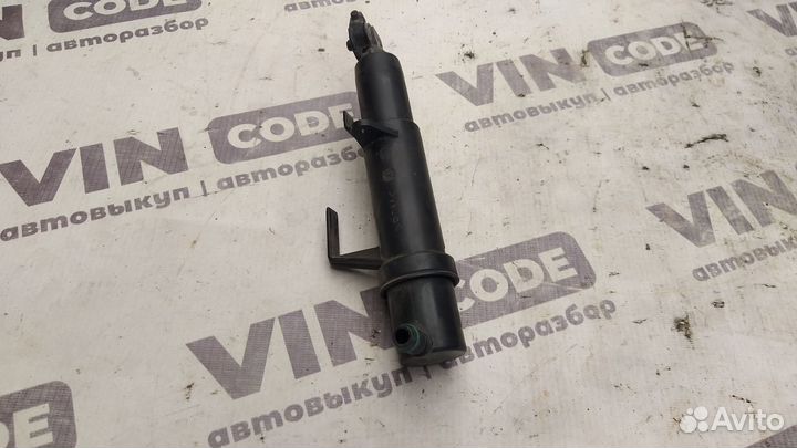 Форсунка омывателя правой фары Ford Kuga 1