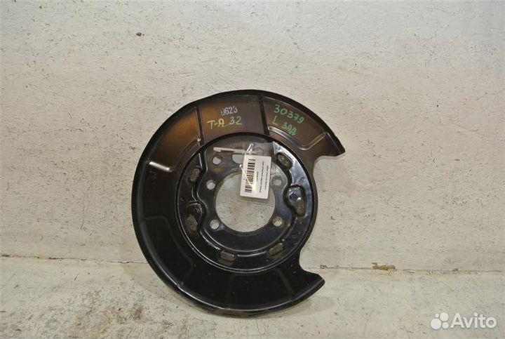 Щит опорный задний левый Nissan Teana J32 2008-20