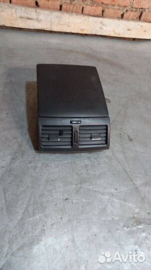 Бардачок Toyota Avensis Verso 2001