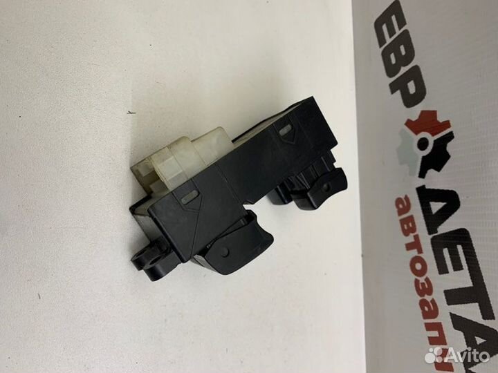 Блок управления стеклоподъемниками Nissan Almera