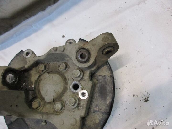 Кулак поворотный задний левый Nissan Teana J32 200