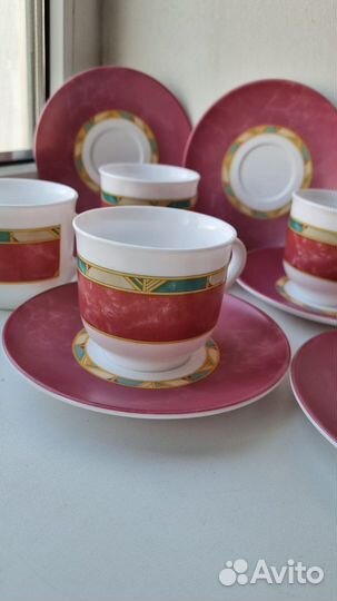 Чайные чашки с блюдцами