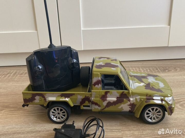 Внедорожник на пульте управления