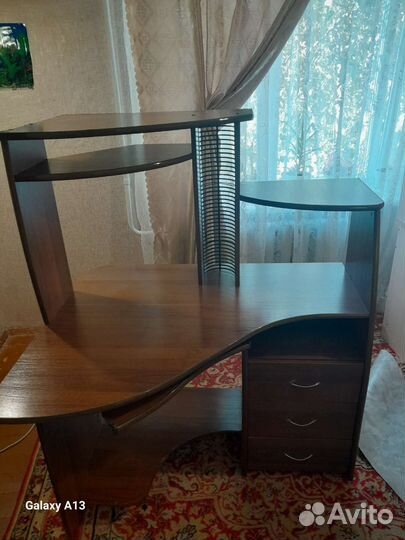 Компьютерный стол