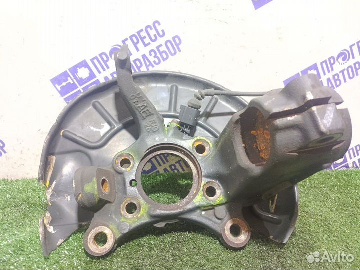 Поворотный кулак передний левый Volkswagen Golf 6