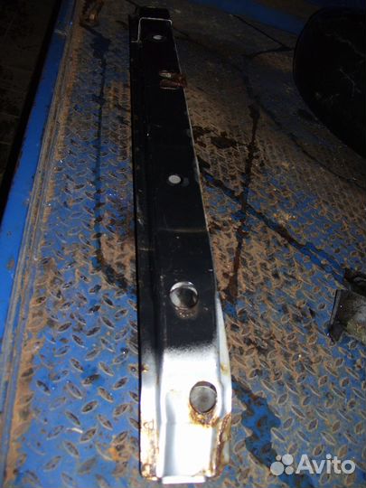 Митсубиси ланцер 9 усилитель переднего бампера