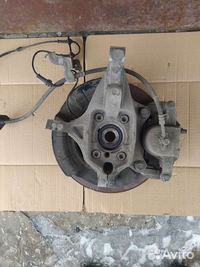 Кулак передний Hyundai Santa Fe 4 2021