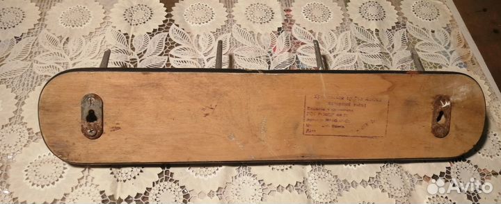 Вешалка для одежды настенная металлическая