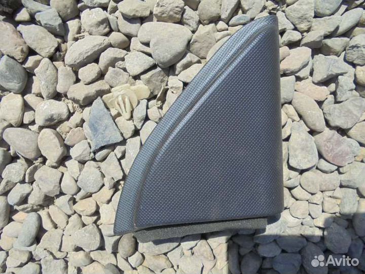 Уголок двери правый Toyota Corolla Fielder ZZE122