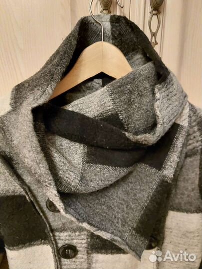 Пальто женское с капюшоном