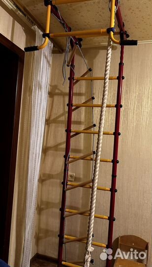 Шведская стенка с турником