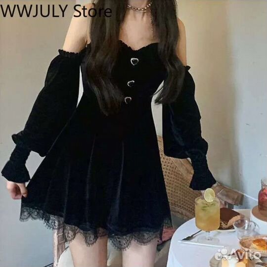 Черное бархатное платье