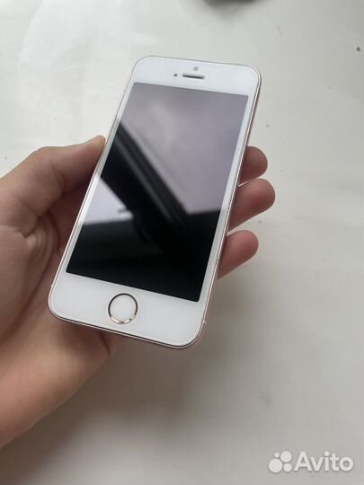 iPhone SE 32gb с комплектом