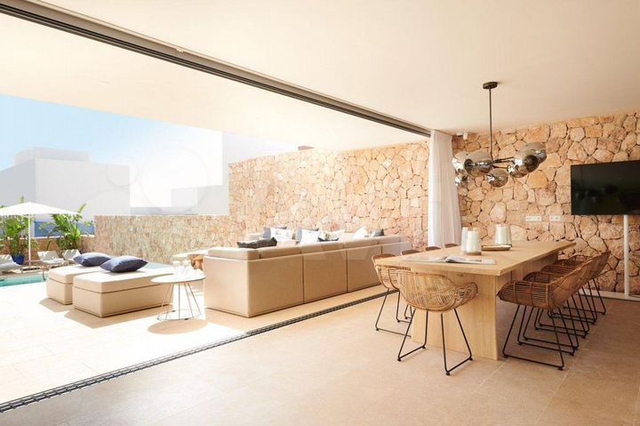 Дом 261 м² на участке 7,2 сот.