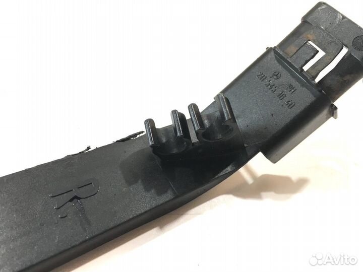 Кронштейн правый Mercedes E W211