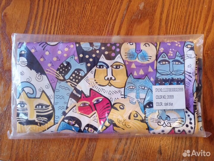 Платок синий шелковый с котами