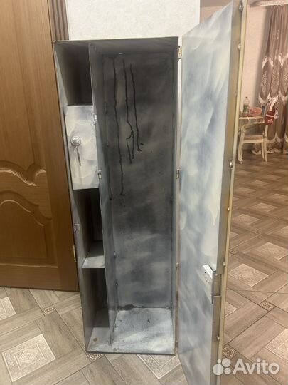 Продажа сейфа железного