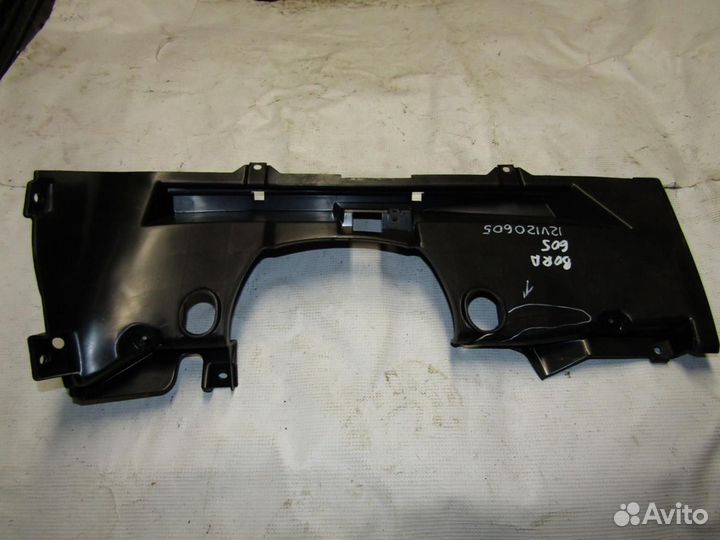 Накладка (кузов внутри) Golf IV/Bora 1997-2005