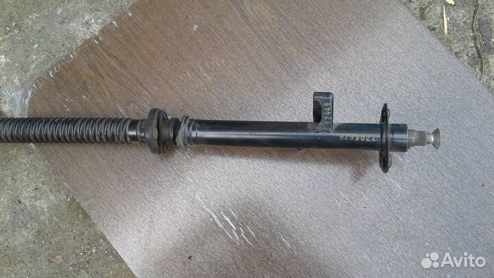 Мерседес W124 Рулевой вал-кардан