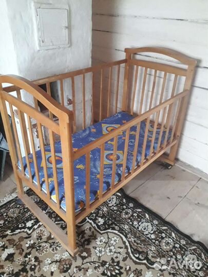 Детская кроватка