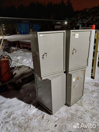 Сейф металлический