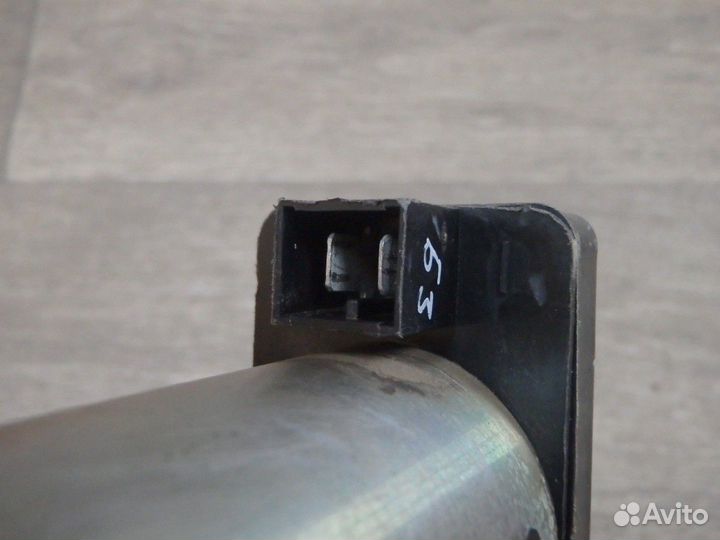 Моторчик стеклоподъемника передний левый 2110