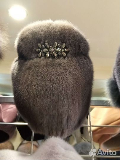 Женские зимние шапки