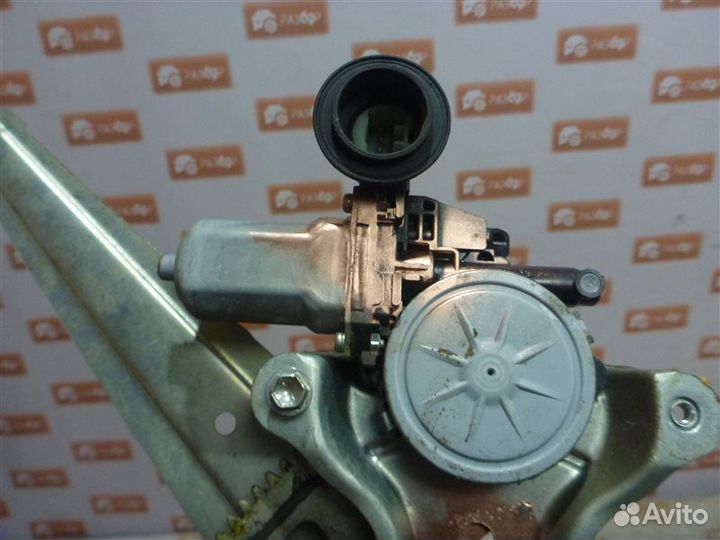 Стеклоподъемник задний правый Toyota Camry ACV40