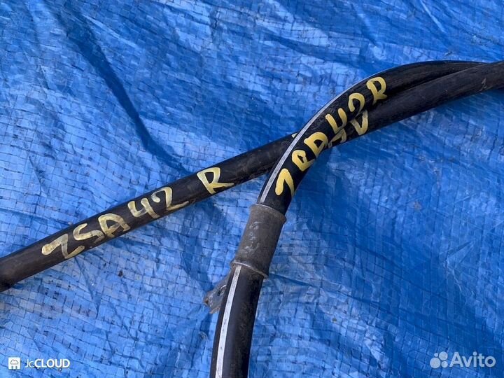 Тросик ручника на toyota RAV4 ZSA42L 3zrfe