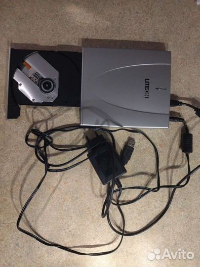 Универсальный перезаписывающий привод CD/DVD