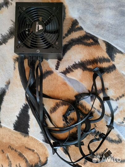 Блок и питания Corsair cx750