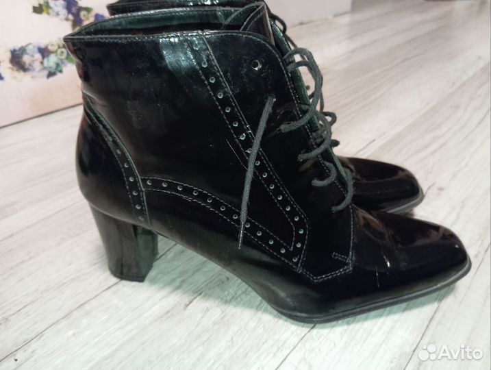 Ботильоны лаковые 42