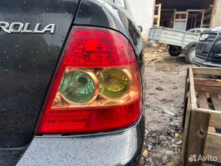 Фонарь задний правый Toyota Corolla E120 3zzfe