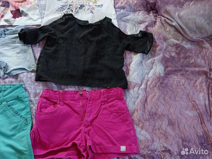 Пакетом шорты и футболки