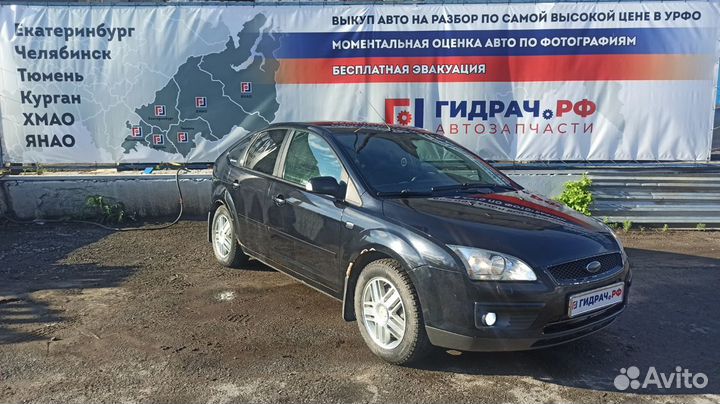 Фонарь задний в бампер правый Ford Focus 2 1419081