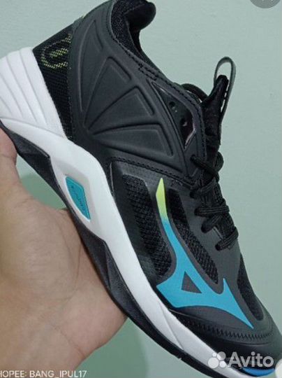 Кроссовки для волейбола Mizuno wave momentum 43