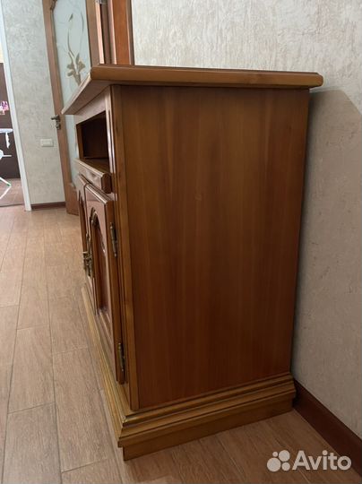 Тумба под телевизор