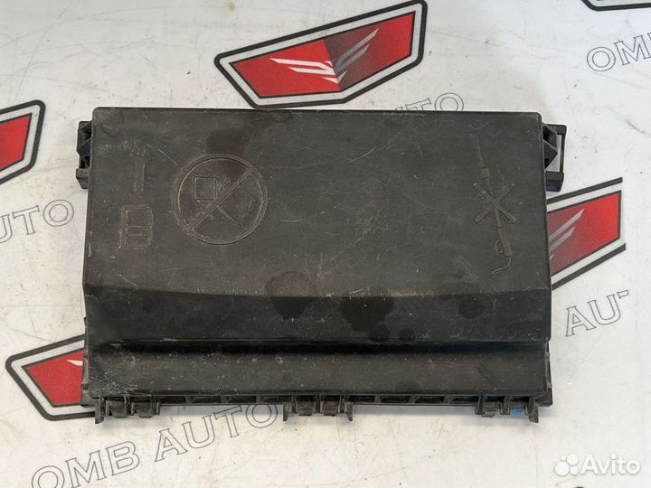 Крышка блока предохранителей Опель Астра J