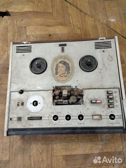 Магнитофон бабинный