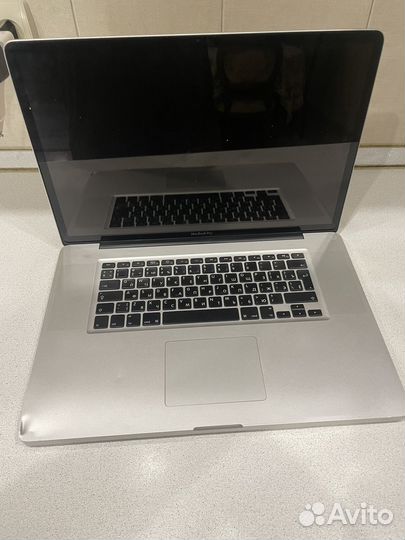 Apple macbook pro 17