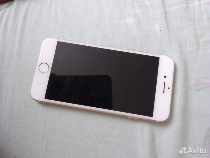 Телефон iPhone 7